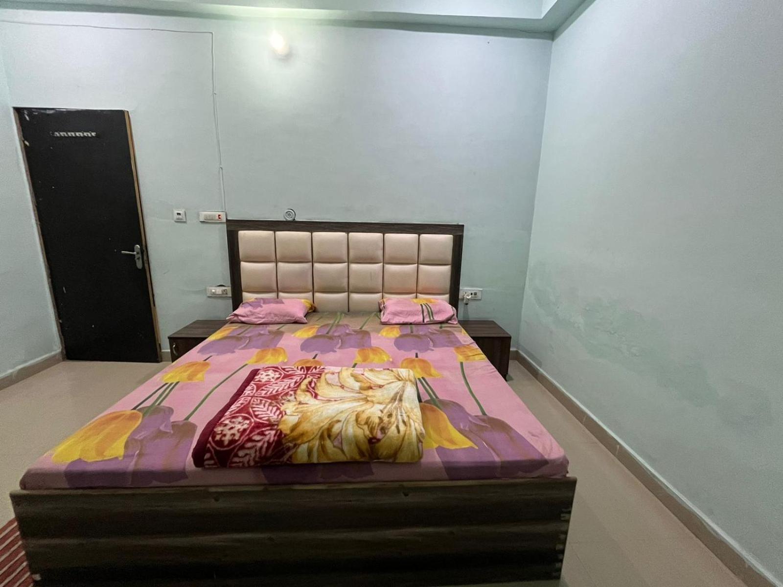Shri Ji Baba Ki Haveli Otel Govardhan Dış mekan fotoğraf